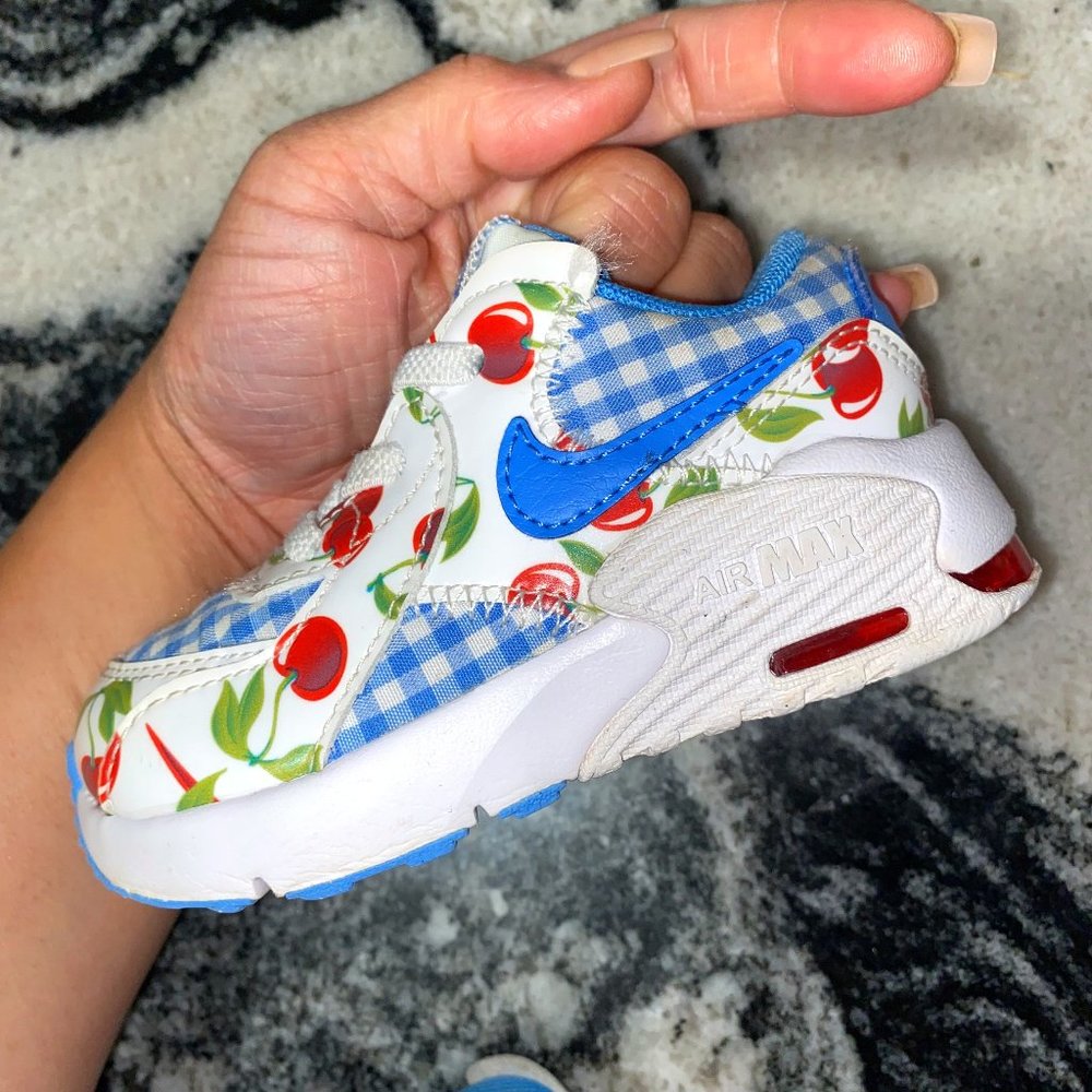 Kids Nike Huraches Sized 6c
